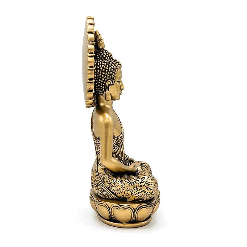 Buddha dorato in meditazione
