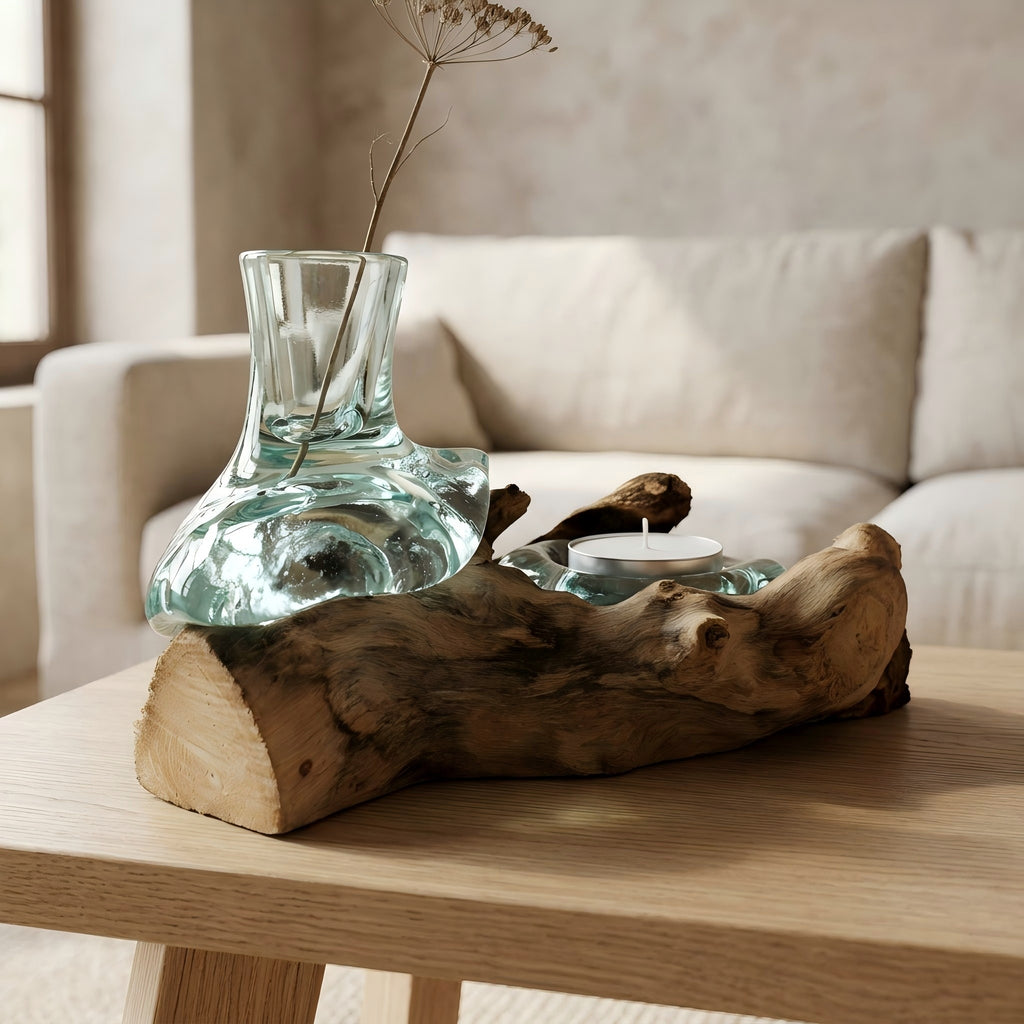 Piccolo vaso per fiori in vetro fuso e portacandele su base di legno
